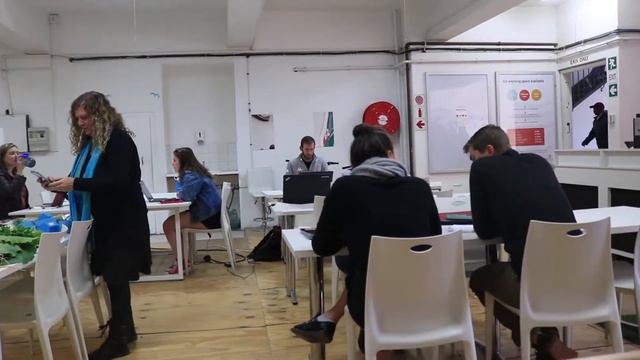 75 Harrington Coffee Shop Advert 9 смотреть онлайн