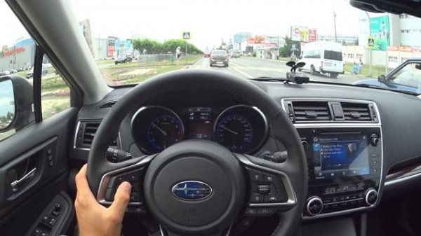 2018 Subaru Legacy Езда по городу.
