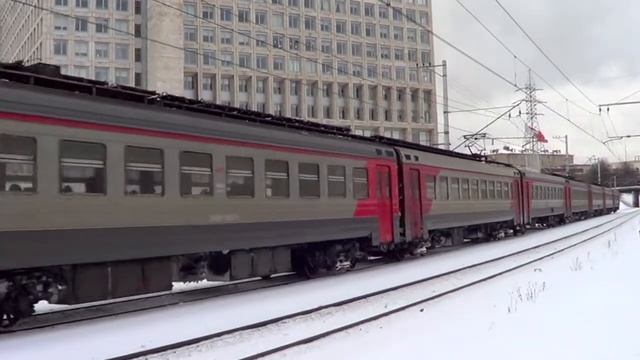 Электропоезд ЭР2т-7147 смотреть онлайн