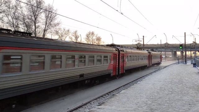 Электропоезд ЭТ2М-051 на обкатке у о.п. Дачное, г.СПб, 06.12.2023г. (4K UHD) смотреть онлайн