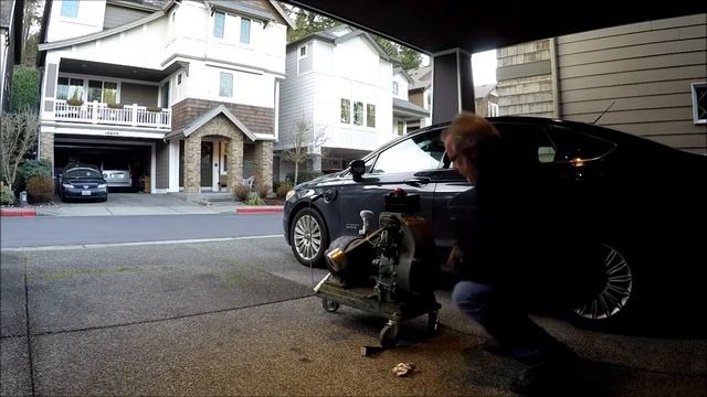 Powermaster 1500 Watt Generator, Briggs & Stratton Model Z, first run in decades смотреть онлайн