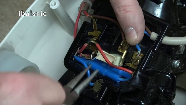 Hoover Junior U1104 Vacuum Cleaner Unboxing, Suppressor Removal & Demonstration смотреть онлайн