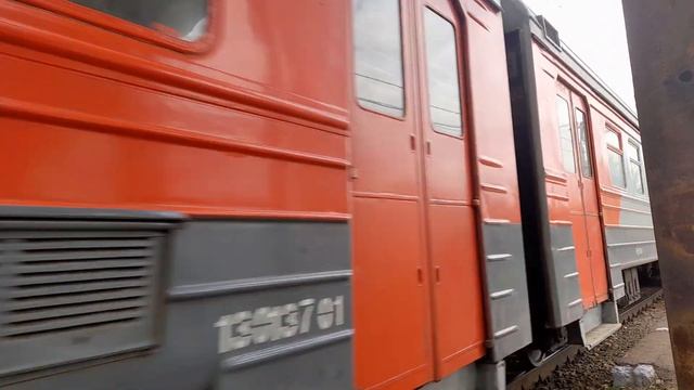 "БМОшный" Электропоезд ЭД4М-0002 отправляется от ст.Столбовая смотреть онлайн