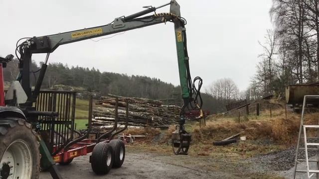 Köp Huggarvagn Möre SF 10,5 med Möre SF 6545 kran på Klaravik смотреть онлайн