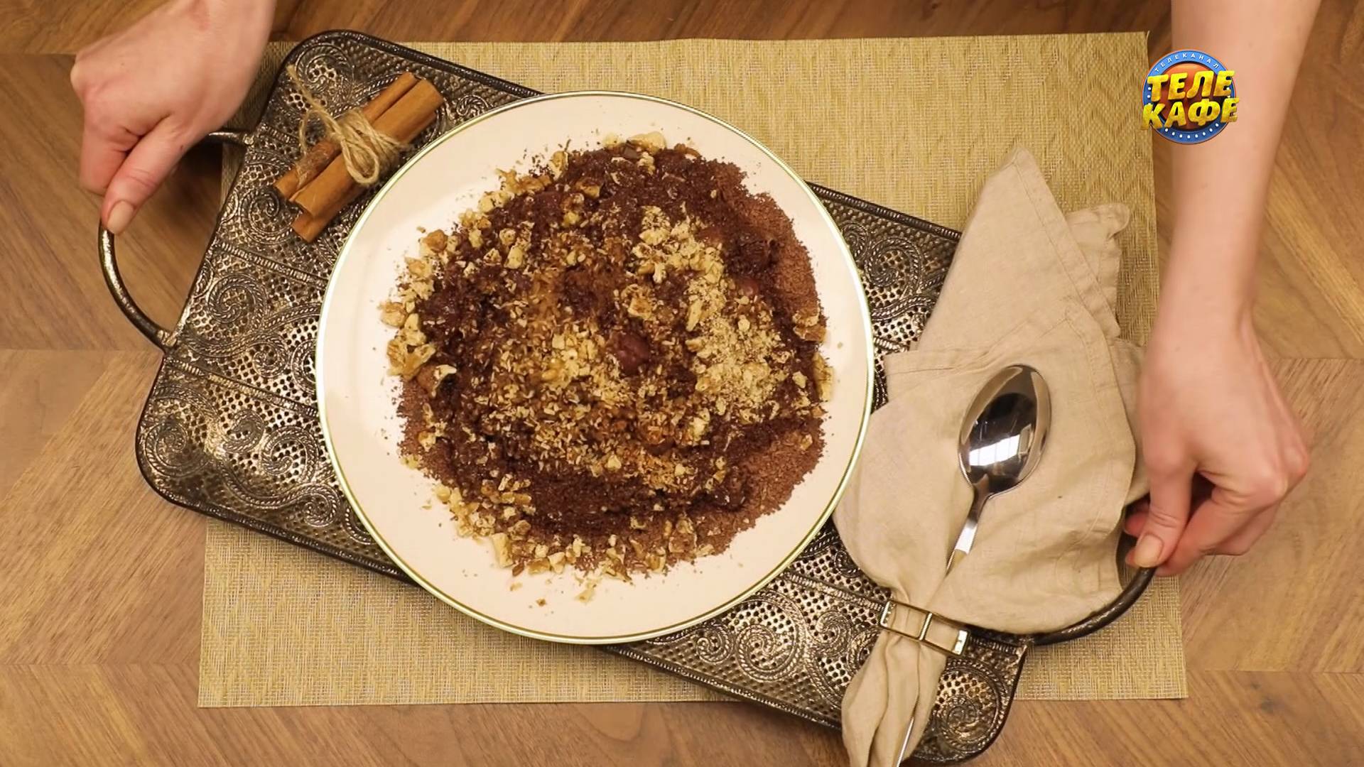 Каша из булгура с изюмом, курагой и фисташками. Оригинальное блюдо для вашего завтрака смотреть онлайн