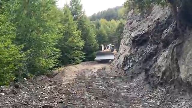 Оползневые работы с бульдозером LIEBHERR 746 смотреть онлайн