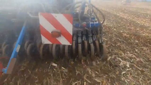 Sowing wheat Lemken Solitar 9 & John Deer 6930 смотреть онлайн