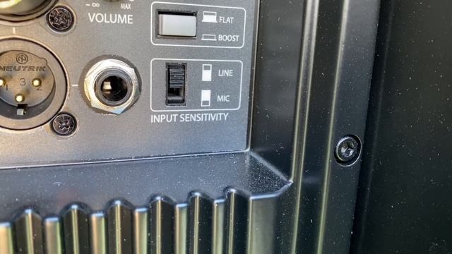 RCF Evox J8 review and test in a real gig. смотреть онлайн