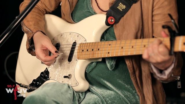 Liz Phair - "Good Side" (Live at WFUV) смотреть онлайн