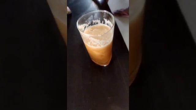 ఏ fruit juice 🥤🥲 అబ్బా 🤔 ఇది # shorts # viralshorts смотреть онлайн