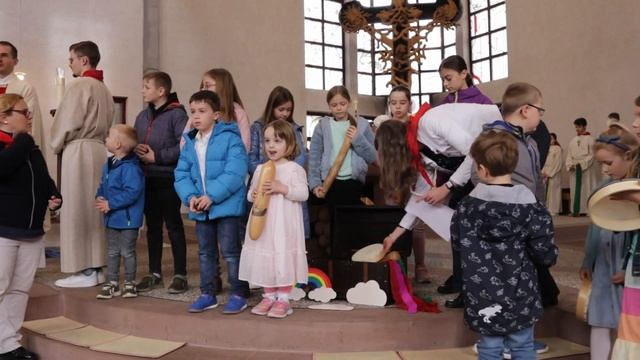 Schatzsuchergottesdienst am 28.04.2024 in Herz Jesu смотреть онлайн