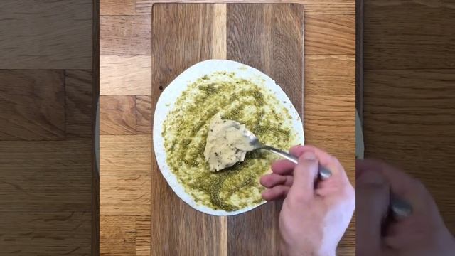 ФИТНЕС РОЛЛЫ С ХУМУСОМ И ПЕСТО смотреть онлайн
