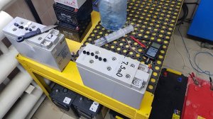 AGM  аккумулятор, вскрытие, долив дистиллированной воды. Заряд, нормы внутреннего  сопротивления