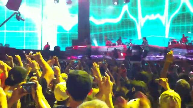 Eminem and 50 Cent - Patiently Waiting - Comerica Park Detroit - Live смотреть онлайн
