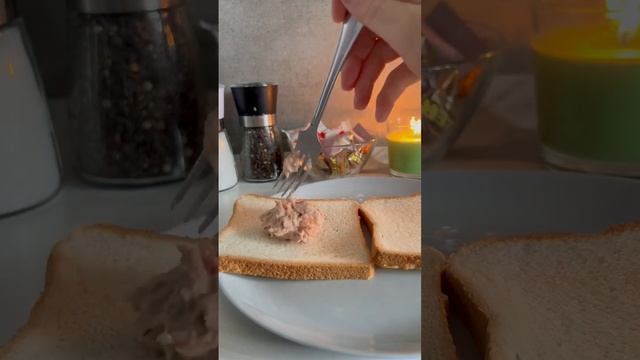 Сэндвич с тунцом🥪 #shorts #завтрак #идеидлязавтрака #кофе #сэндвич #сэндвичстунцом смотреть онлайн