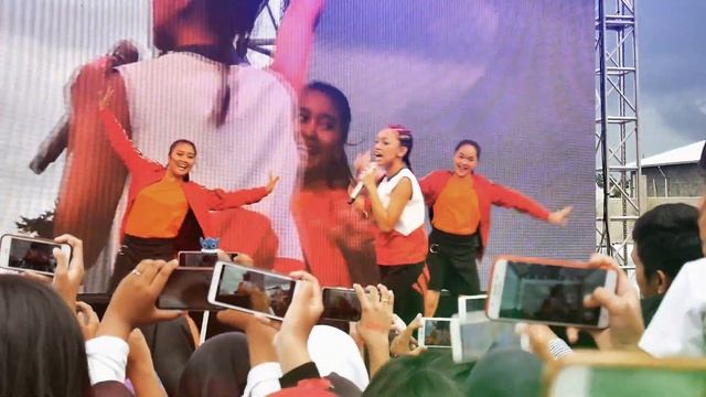 [LIVE] Naura - Bully (Mitsubishi Tons of Real Happiness - Paskal 23 Bandung) смотреть онлайн