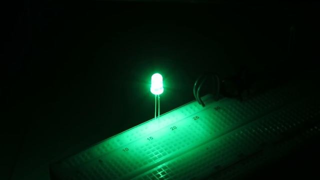 G25631 - (Pkg 20) Our Brightest 5mm Emerald Green LED смотреть онлайн
