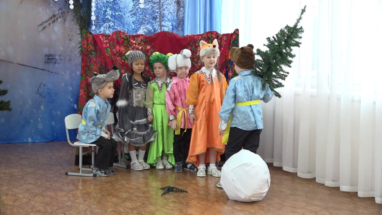 Тореен чирiм. Новый год в детском садике ''Кристаллик'' смотреть онлайн