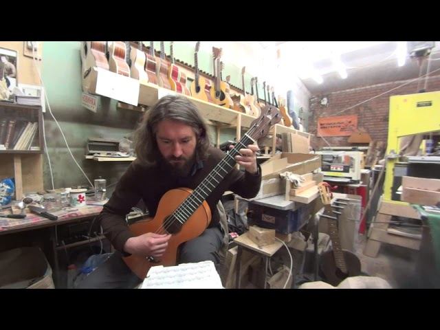 Звучит гитара Lacote 1834 мастера Антона Хорина, М. Каркасси "Пьеса" исп. Алексей Тонких смотреть онлайн