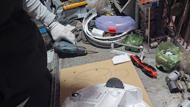 Разбор робота пылесоса Xiaomi RobotVacuum E10,а точнее замена правого колеса