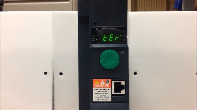 Configuring Altivar 320 for Start/Stop via Terminals and AI3 for Speed | Schneider Electric Support смотреть онлайн