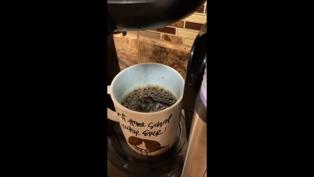 Coffee dripping | Brewing fresh coffee in the morning #shorts #trending #viral #satisfying #coffee смотреть онлайн