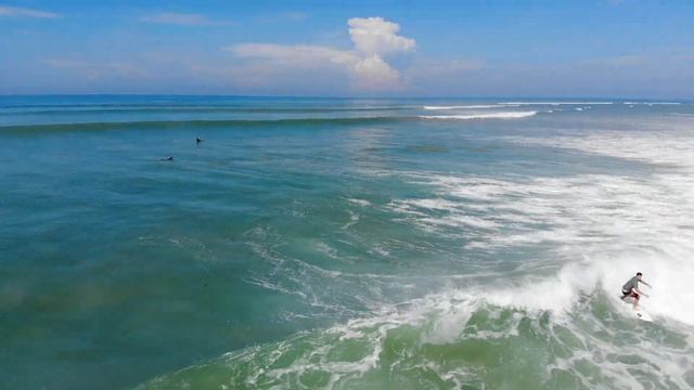 Taxi Surf Spot Khaolak, Thailand Rider : Dylan Burger смотреть онлайн