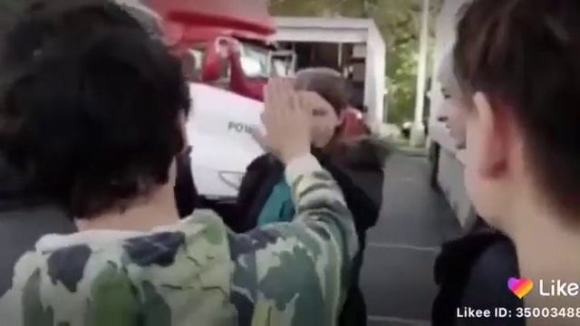 Джек Грейзер обнимает Джейдена Мартелла🖤 смотреть онлайн