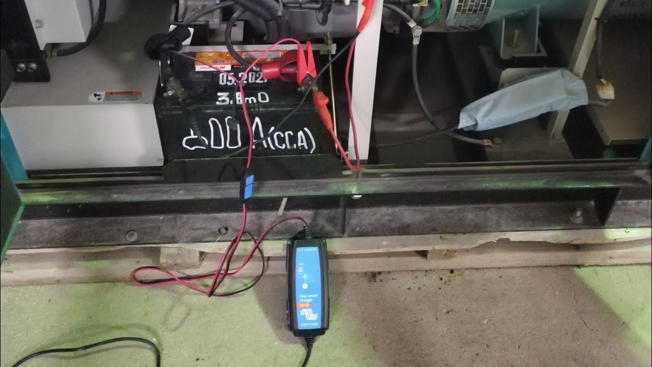 VICTRON 12/ 7 A, заряд Аккумулятора автомобиля 100 Ач, Са/Са, 800 А( SAE/CCA ). Напряжения 16,2 В смотреть онлайн