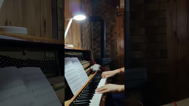 Henry Mancini - Moon River / piano смотреть онлайн