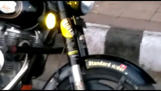 Royal Enfield Bullet ES VS Bajaj Pulsar #Stndardrider #standardbullet #bulletvspulsar смотреть онлайн