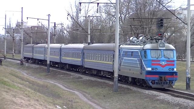 ВЛ40у-1488.2 с поездом 658 Чернигов - Москва смотреть онлайн
