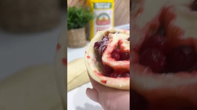 Булки с брусникой по Сибирски. смотреть онлайн