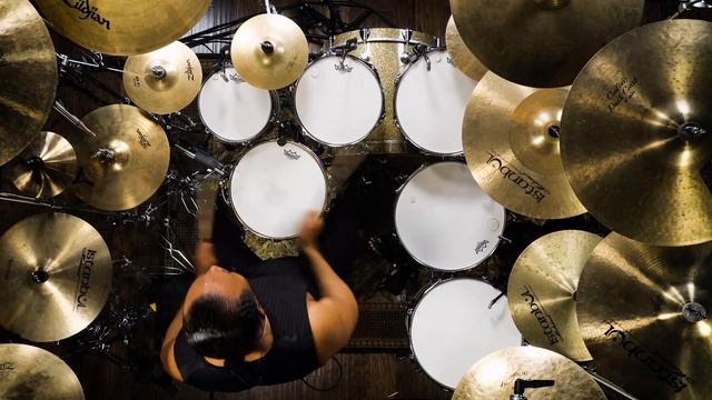 Michael Jackson's Drummer Jonathan Moffett performs Thriller смотреть онлайн