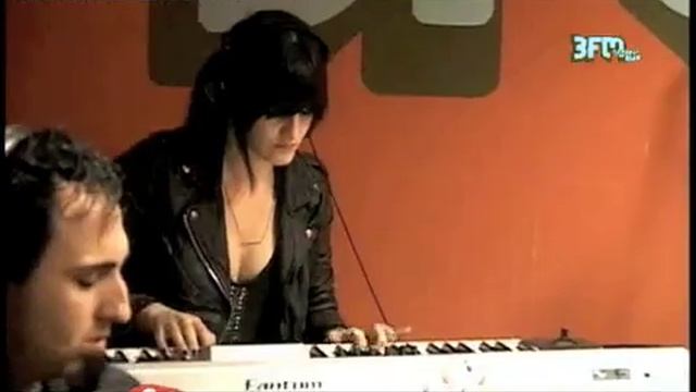 Adam Lambert performs acoustic Music Again at 3FM Radio in Amsterdam (4-27-10) смотреть онлайн