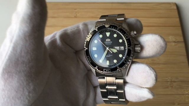 Orient Ray REVIEW! (Gen 1)! Great Affordable Dive Watch! смотреть онлайн