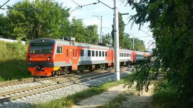 Электропоезд ЭД9Э-0054 смотреть онлайн
