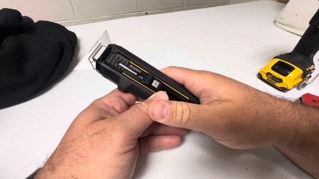 Toughbuilt Scraper Utility Knife смотреть онлайн