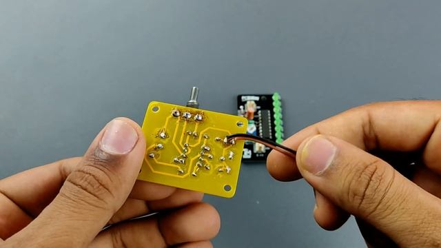 अपने Amplifier को RGB बनाए 🔴🟢🔵 Simple LED VU Meter смотреть онлайн