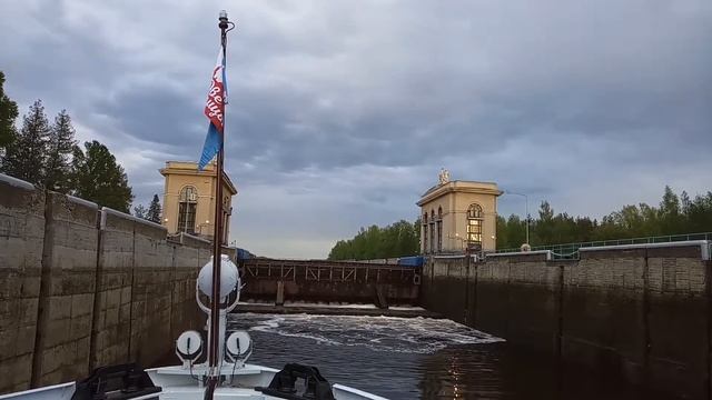 Вода заполняет шлюз смотреть онлайн