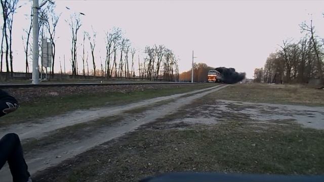 Тапка в пол! Респект машинисту за приветсвие! смотреть онлайн