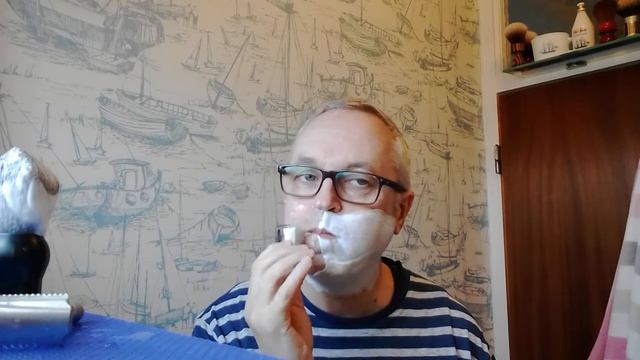 Above The Tie SB90 vs Razorock Lupo dual head: a three pass shave with B&M 'Nordost' shaving soap смотреть онлайн