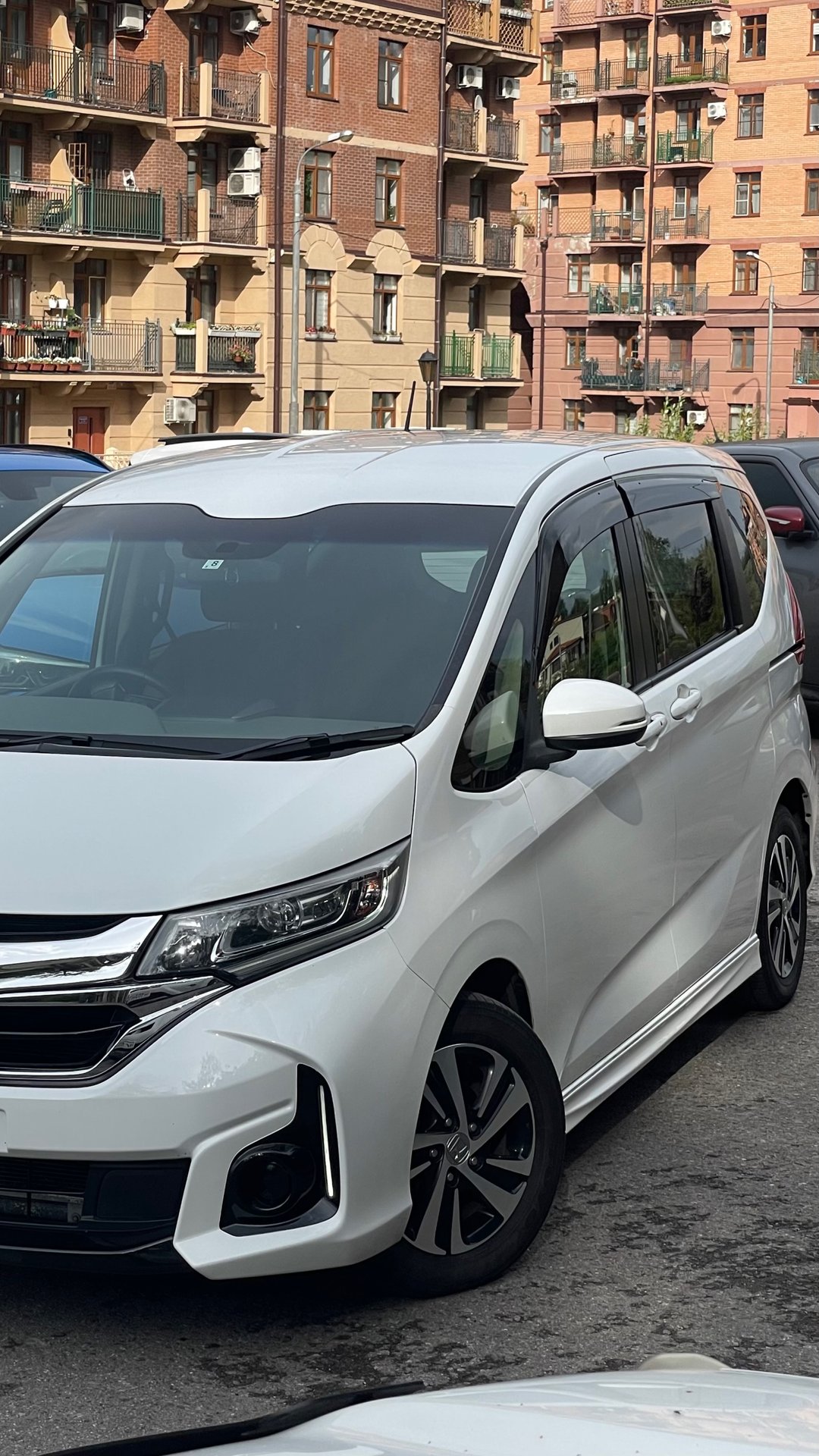 Honda Freed+ в обвесе Modulo