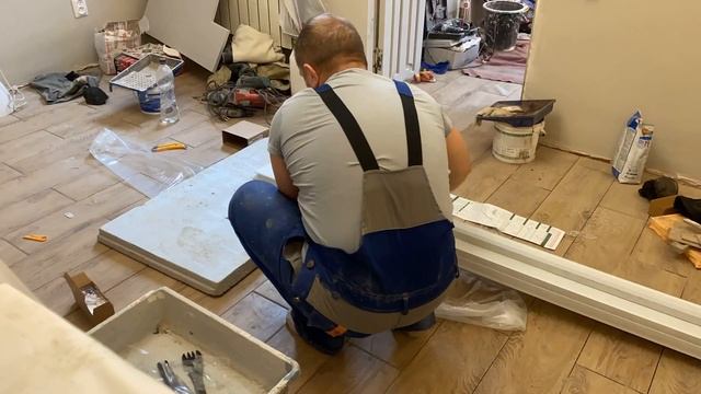 Я все испортил и удешевил!? Установил самую дешевую дверь гармошку в стеклянную стену. смотреть онлайн