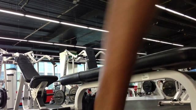 Dumbbell bench press 32.5 kgs final set of first exercise смотреть онлайн