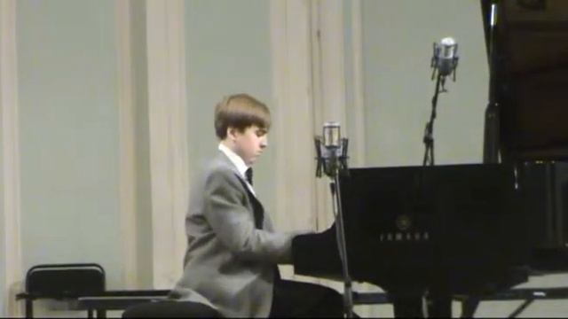 Denis Malakhov plays F. Chopin's Scherzo no. 1 смотреть онлайн