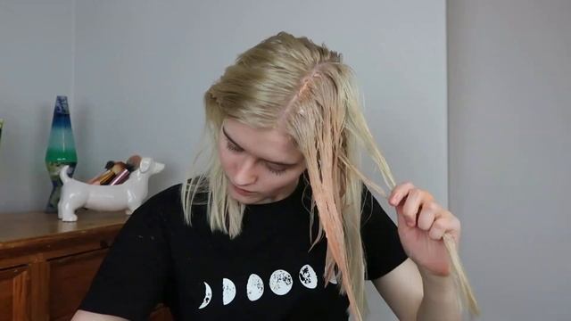 I DYED MY HAIR PEACH! REVOLUTION RAINBOW DROPS - PEACH RAYS смотреть онлайн