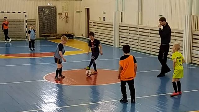 Обзор восемьдесят седьмой игры. Победа 9:4. 6 голов и 2 голевые передачи. Продолж. игры - 40 минут. смотреть онлайн