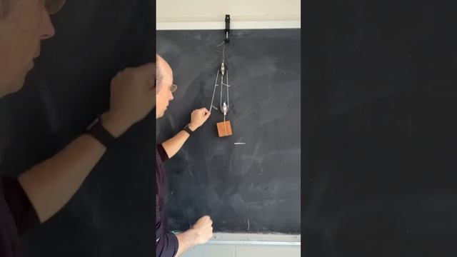 Physics of pulleys and simple machines. #physics #physicsdemonstration #scienceexplained смотреть онлайн