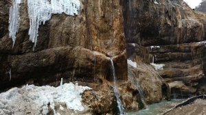 Чегемские водопады в марте. 2024г. Ремонт дороги в Чегемском ущелье.